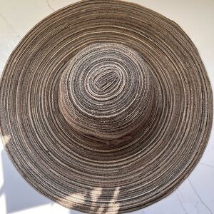 Wide-Brim Straw Sun Hat in Natural Brown
